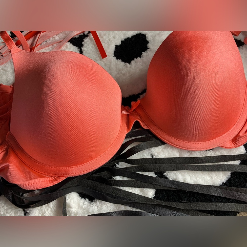 Secret Treasures Coral Toned Molded T-Shirt Bra- NWOT